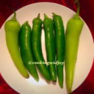 Green chillies for Rajasthani Bharwan Mirch