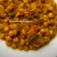 Chickpea-Kale Leaves Curry
