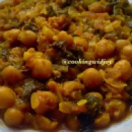 Chickpea-Kale Leaves Curry